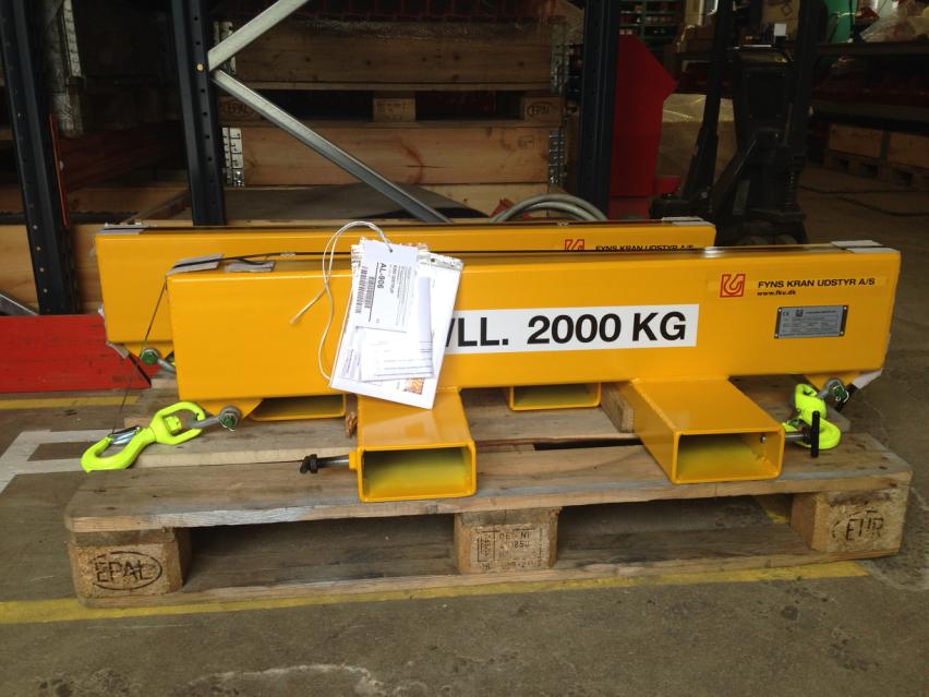 Lifting beam with forclift lifting beam - WLL 2T