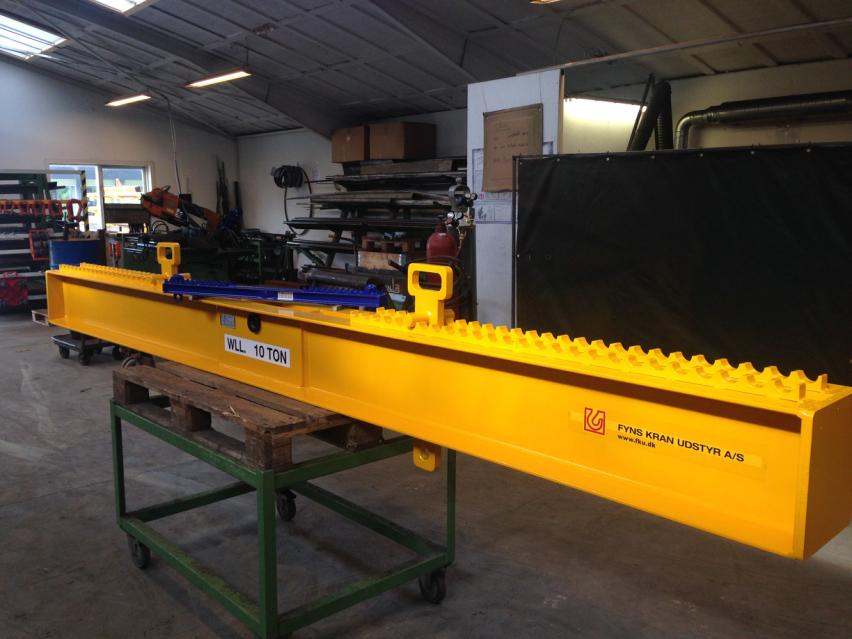 Spreader beam with low headroom  - WLL 10T