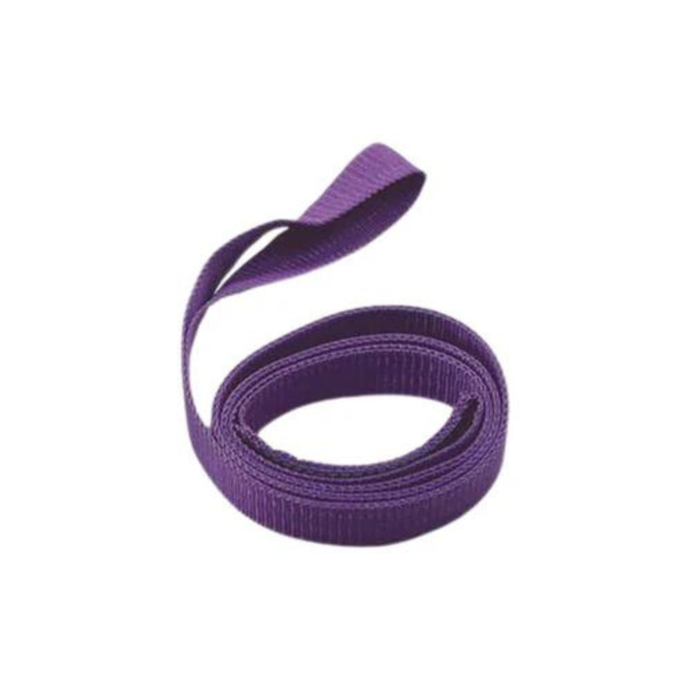 Violet, endeløs båndsling rullet op, flad og vævet struktur, klar til brug.
