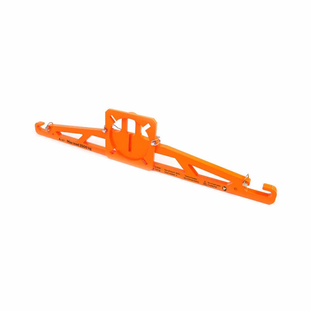 Lyseorange løfteåg med flere kroge og centralt løfteøje, maks. belastning 2500 kg.